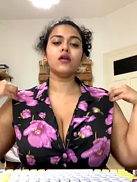 Curvydesifromgermany online show from September 10, 2025, 10:58 am