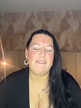 Snapshot of xlinastarrx chatting on April 11, 2026, 1:37 pm xlinastarrx online show from April 11, 2026, 1:37 pm