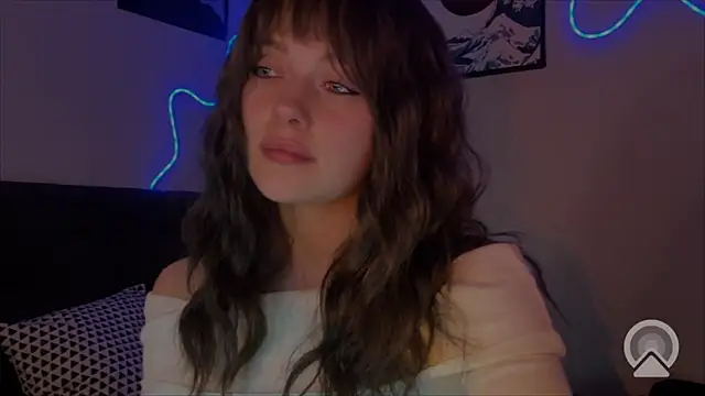 Emilia0 0 7 online show from February 26, 2026, 9:04 pm