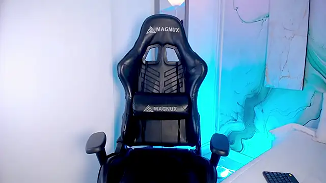 Steev Novoa online show from March 26, 2026, 4:22 am