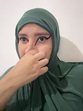 hannahayat online show from December 14, 2025, 2:22 pm