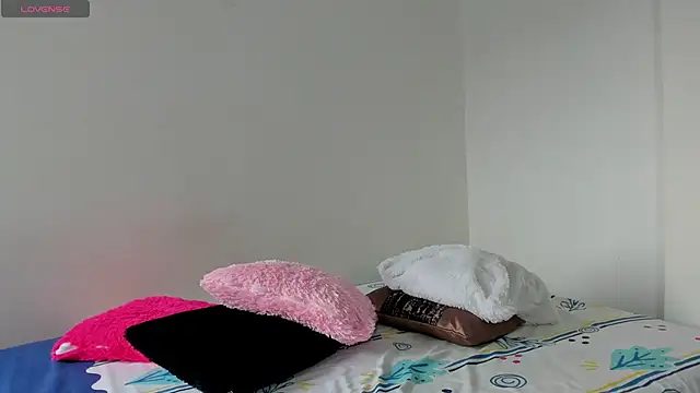 sofiaparker8 online show from November 12, 2025, 7:29 pm