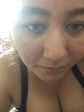 cahbranquinhabb1 online show from March 27, 2026, 9:38 pm