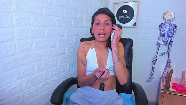 ImCrazzy online show from November 1, 2025, 2:44 pm