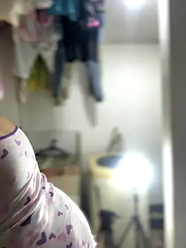 Emiily lee online show from October 18, 2025, 8:38 am