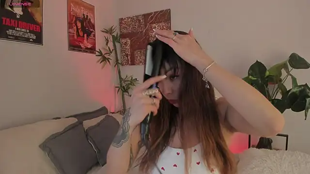 iriiina veneno online show from October 7, 2025, 9:49 pm