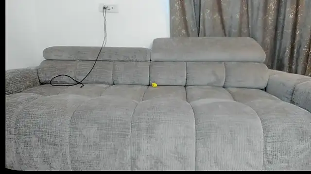 Emmapmg online show from October 20, 2025, 10:49 am