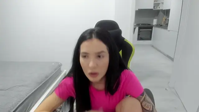 Emmapmg online show from March 2, 2026, 5:20 pm