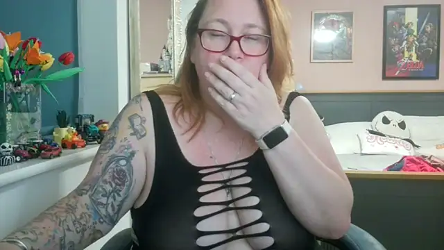 NikiDeeOfficial online show from June 10, 2026, 9:38 pm