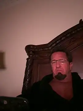 Snapshot of sluttydylan chatting on February 20, 2026, 9:00 am sluttydylan online show from February 20, 2026, 9:00 am