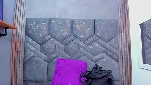 dalilaqueen online show from October 23, 2025, 12:15 pm