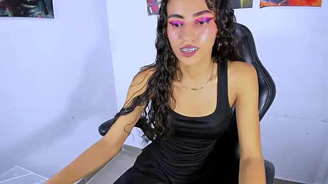 Snapshot of Evelin_shy chatting on November 27, 2025, 3:07 am Evelin shy online show from November 27, 2025, 3:07 am