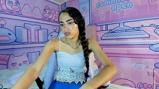 Snapshot of Evelin_shy chatting on November 17, 2025, 4:49 am Evelin shy online show from November 17, 2025, 4:49 am