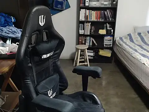 Snapshot of thealfawolf01 chatting on February 11, 2026, 6:19 pm thealfawolf01 online show from February 11, 2026, 6:19 pm