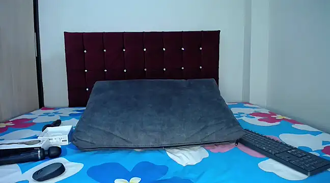 julianamorant online show from March 10, 2025, 5:07 pm