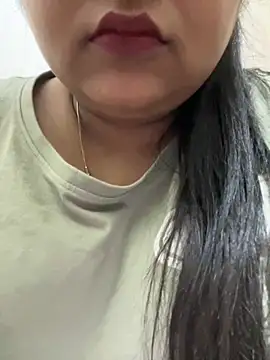 Snapshot of smile_pretty chatting on November 24, 2025, 5:24 pm smile pretty online show from November 24, 2025, 5:24 pm