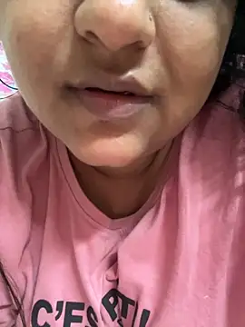 Snapshot of smile_pretty chatting on October 24, 2025, 7:57 pm smile pretty online show from October 24, 2025, 7:57 pm