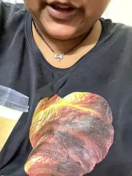 Snapshot of smile_pretty chatting on October 29, 2025, 6:07 pm smile pretty online show from October 29, 2025, 6:07 pm