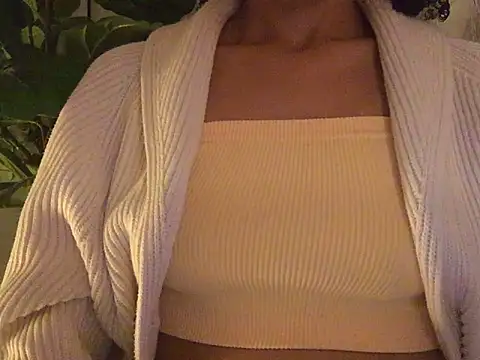 loveofbea online show from December 18, 2024, 6:10 am