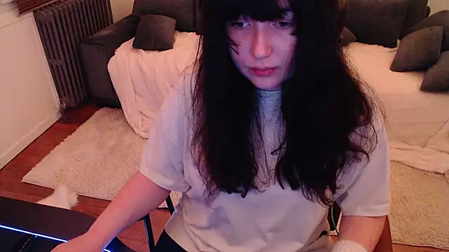 Snapshot of Lynylou chatting on December 27, 2024, 4:21 pm Lynylou online show from December 27, 2024, 4:21 pm