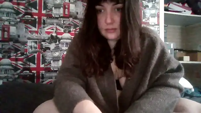 Snapshot of Lynylou chatting on October 29, 2025, 8:35 am Lynylou online show from October 29, 2025, 8:35 am