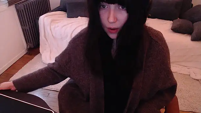 Snapshot of Lynylou chatting on December 25, 2024, 2:13 pm Lynylou online show from December 25, 2024, 2:13 pm