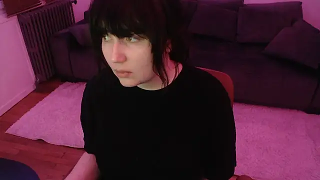 Snapshot of Lynylou chatting on January 13, 2025, 1:56 am Lynylou online show from January 13, 2025, 1:56 am