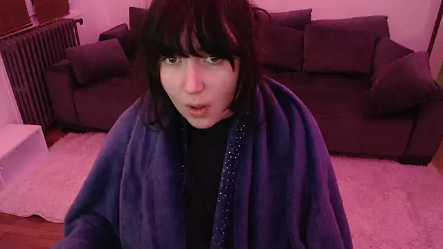 Snapshot of Lynylou chatting on January 12, 2025, 2:35 am Lynylou online show from January 12, 2025, 2:35 am