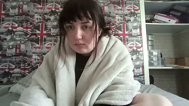 Snapshot of Lynylou chatting on November 6, 2025, 12:09 pm Lynylou online show from November 6, 2025, 12:09 pm