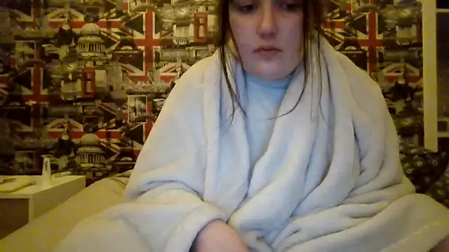 Snapshot of Lynylou chatting on November 30, 2025, 7:25 pm Lynylou online show from November 30, 2025, 7:25 pm