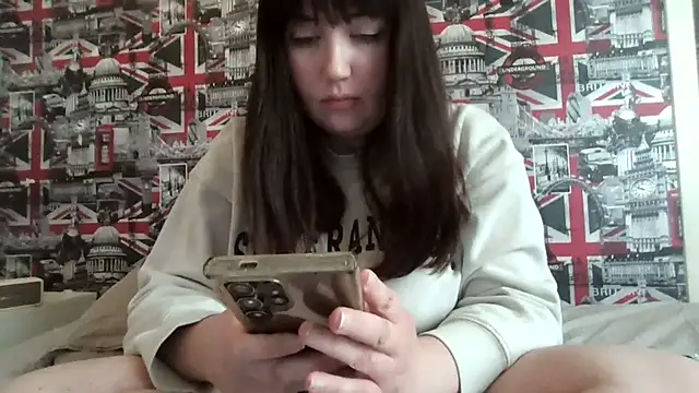 Snapshot of Lynylou chatting on November 27, 2025, 12:05 pm Lynylou online show from November 27, 2025, 12:05 pm