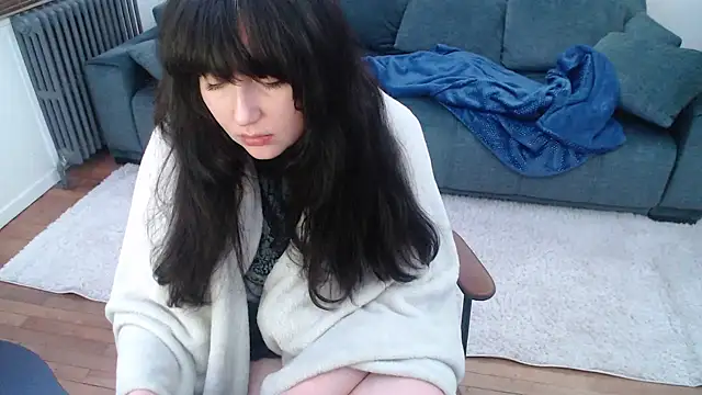 Snapshot of Lynylou chatting on January 13, 2025, 6:59 pm Lynylou online show from January 13, 2025, 6:59 pm