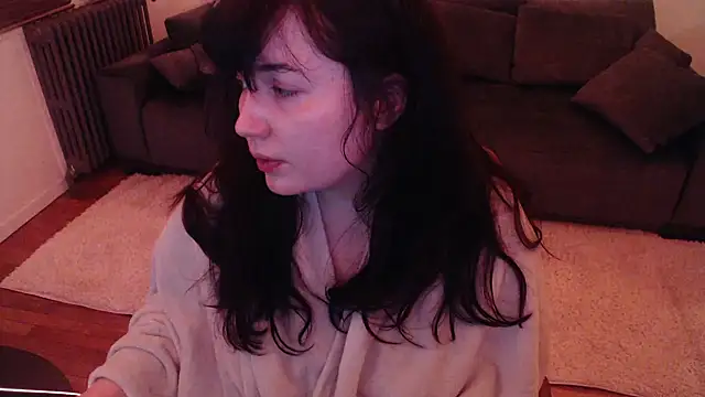 Snapshot of Lynylou chatting on January 14, 2025, 11:05 pm Lynylou online show from January 14, 2025, 11:05 pm