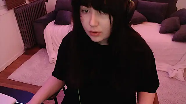 Snapshot of Lynylou chatting on December 26, 2024, 6:43 pm Lynylou online show from December 26, 2024, 6:43 pm