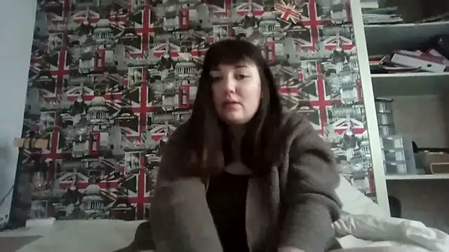 Snapshot of Lynylou chatting on October 23, 2025, 8:13 am Lynylou online show from October 23, 2025, 8:13 am