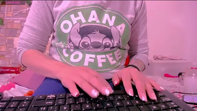 CrazyRousex online show from April 21, 2026, 4:35 pm