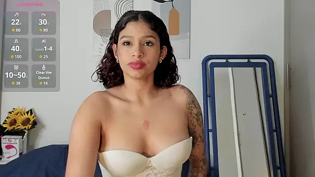 SeleneClark online show from March 7, 2026, 11:43 pm