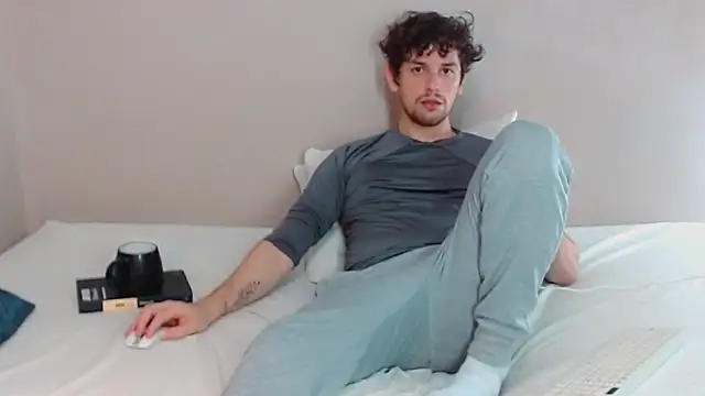 Snapshot of Elio555 chatting on February 23, 2025, 2:07 am Elio555 online show from February 23, 2025, 2:07 am