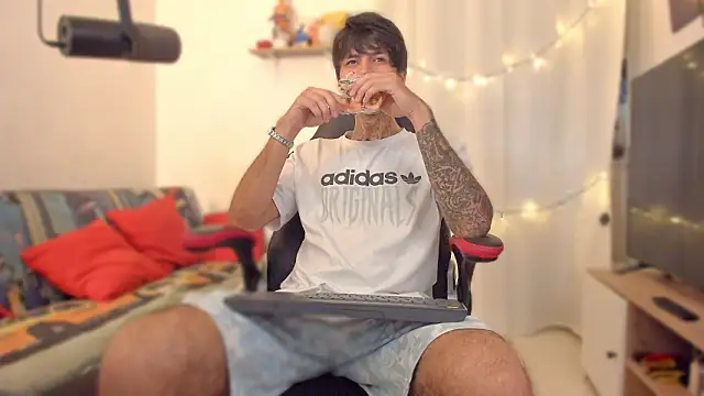 justin stark7 online show from February 12, 2026, 7:13 pm