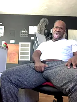 bigshh8 online show from November 3, 2025, 6:55 pm