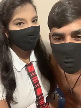 hottiess69 online show from November 3, 2025, 1:47 pm