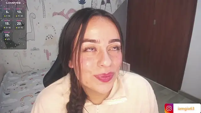 Georgina 1t online show from February 19, 2025, 2:33 pm