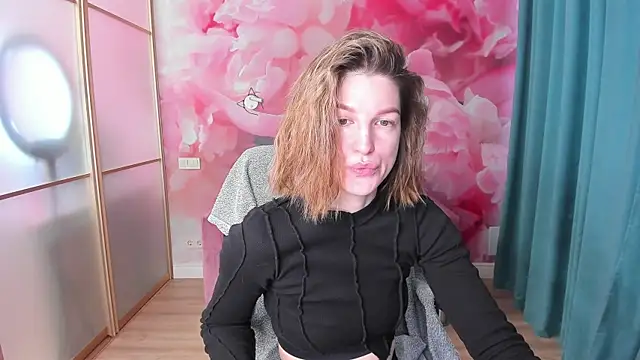EmilyWalkeri online show from January 27, 2025, 8:07 am