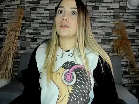 cindy love2 online show from October 23, 2025, 7:45 pm