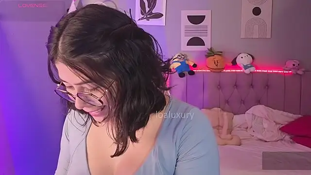 LoaLuxury online show from April 9, 2026, 8:26 pm