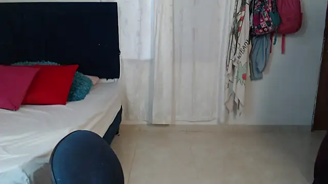 Snapshot of karlaton1977 chatting on October 29, 2025, 3:00 pm karlaton1977 online show from October 29, 2025, 3:00 pm