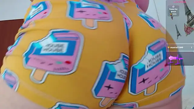 Snapshot of Emelyross_ chatting on February 1, 2026, 9:18 am Emelyross online show from February 1, 2026, 9:18 am