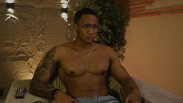 Logan Varela online show from October 17, 2025, 10:11 pm