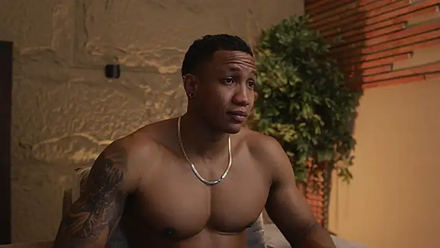 Logan Varela online show from November 5, 2025, 12:52 pm