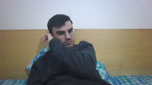 erikamavrik online show from December 2, 2025, 10:22 pm